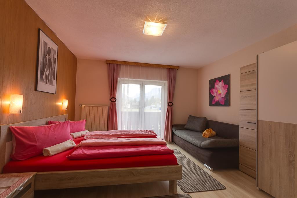 Biancas Ferienwohnung Im Haus Roswitha Tumpen Luaran gambar