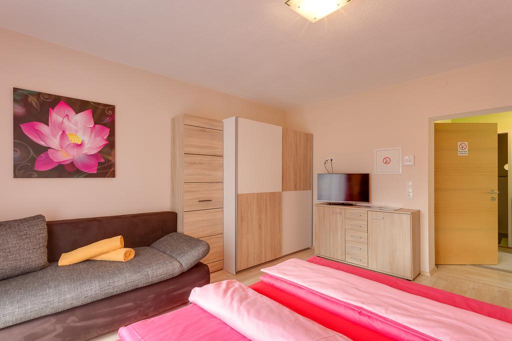 Biancas Ferienwohnung Im Haus Roswitha Tumpen Luaran gambar