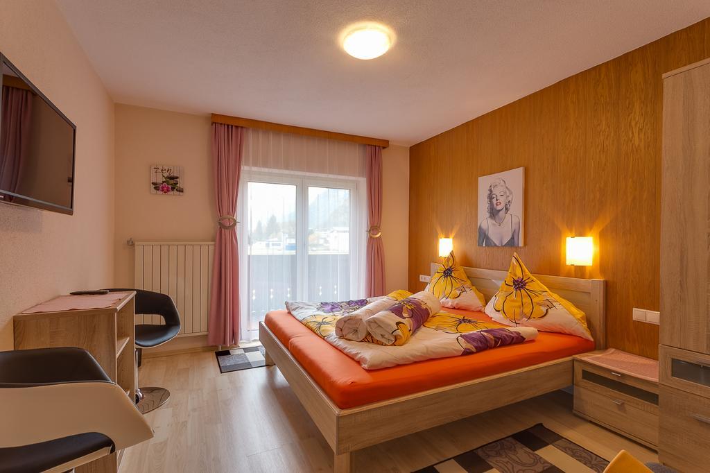 Biancas Ferienwohnung Im Haus Roswitha Tumpen Luaran gambar