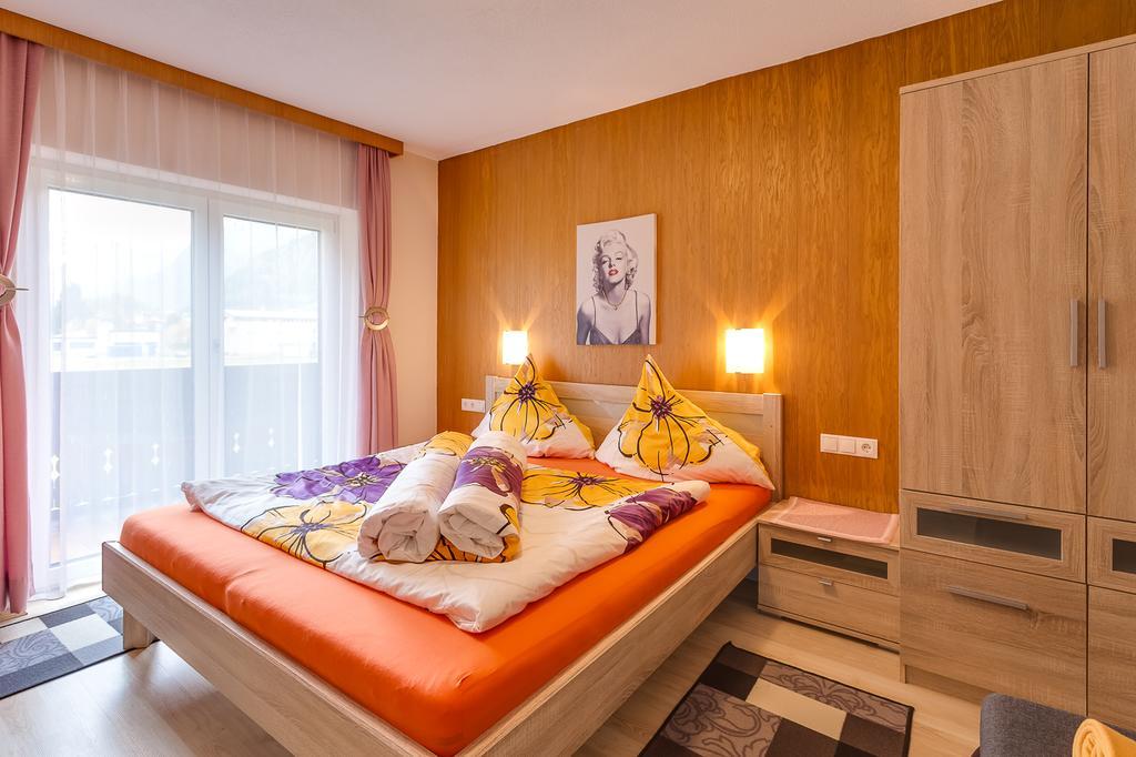 Biancas Ferienwohnung Im Haus Roswitha Tumpen Luaran gambar
