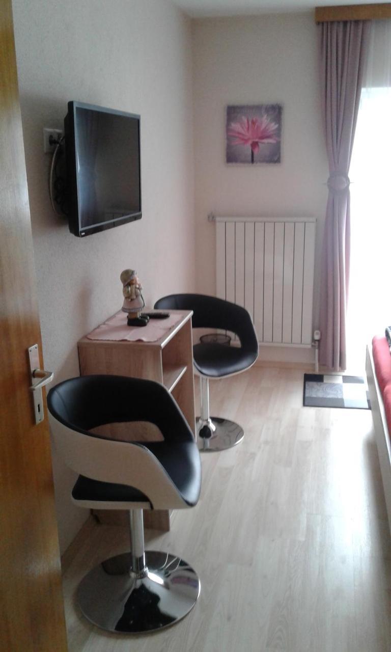 Biancas Ferienwohnung Im Haus Roswitha Tumpen Luaran gambar